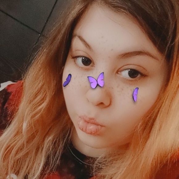 Meet your Posher, Rae - Picture 1 of 1